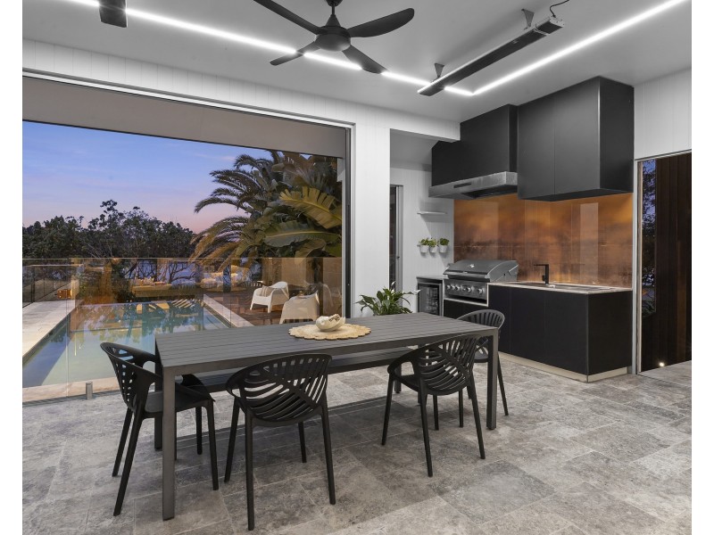 17 Wommin Lake Crescent, Fingal Head NSW 2487