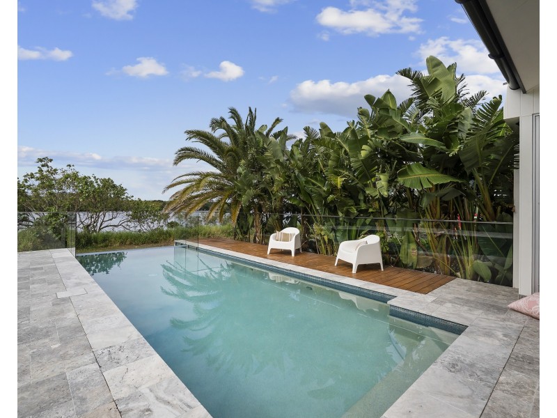 17 Wommin Lake Crescent, Fingal Head NSW 2487
