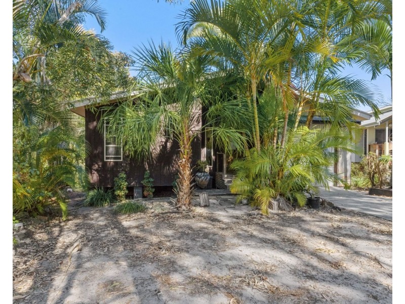 13 Flintwood Street, Pottsville NSW 2489