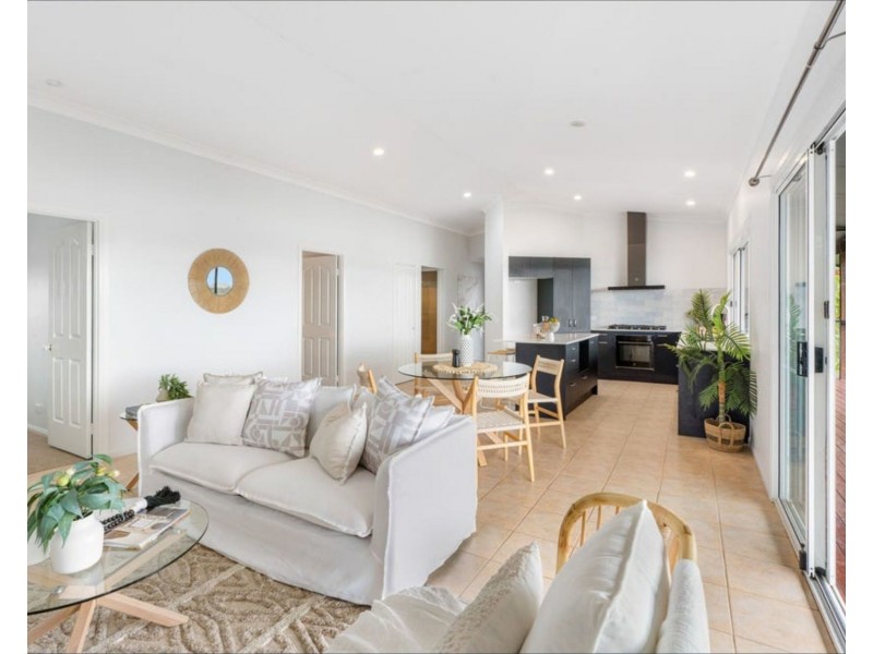 136 Broadwater Esplanade, Bilambil Heights NSW 2486