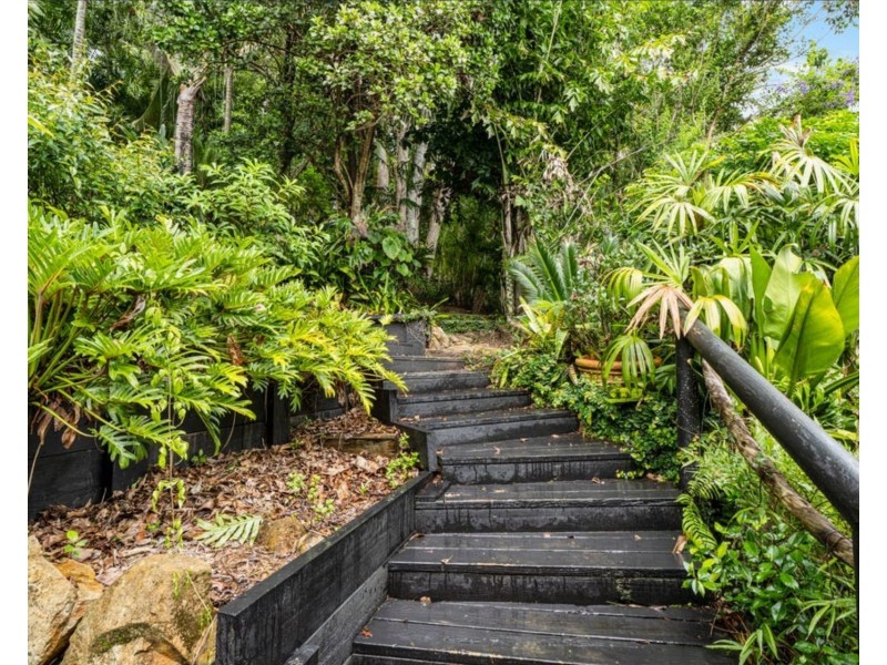 136 Broadwater Esplanade, Bilambil Heights NSW 2486