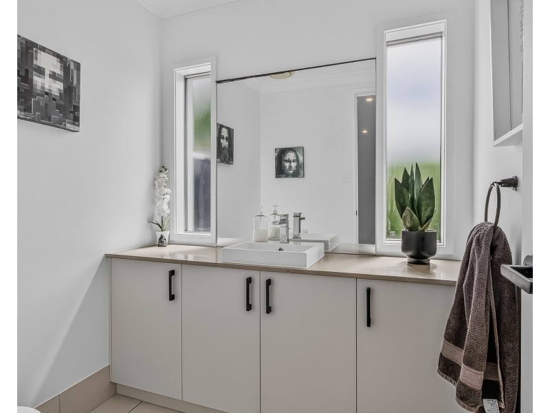 1 Suncatcher Lane, Casuarina NSW 2487