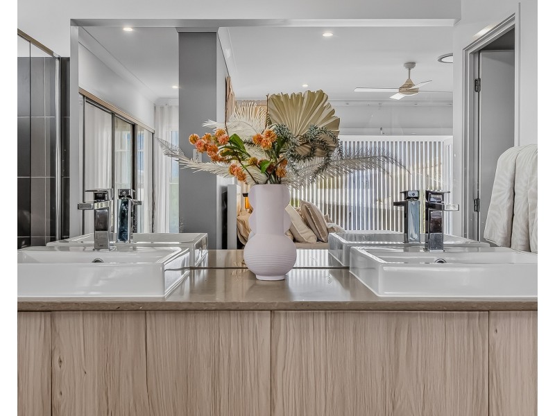 1 Suncatcher Lane, Casuarina NSW 2487