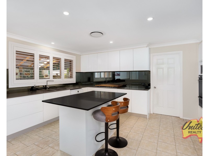 16 Stradbroke Avenue, Green Valley NSW 2168