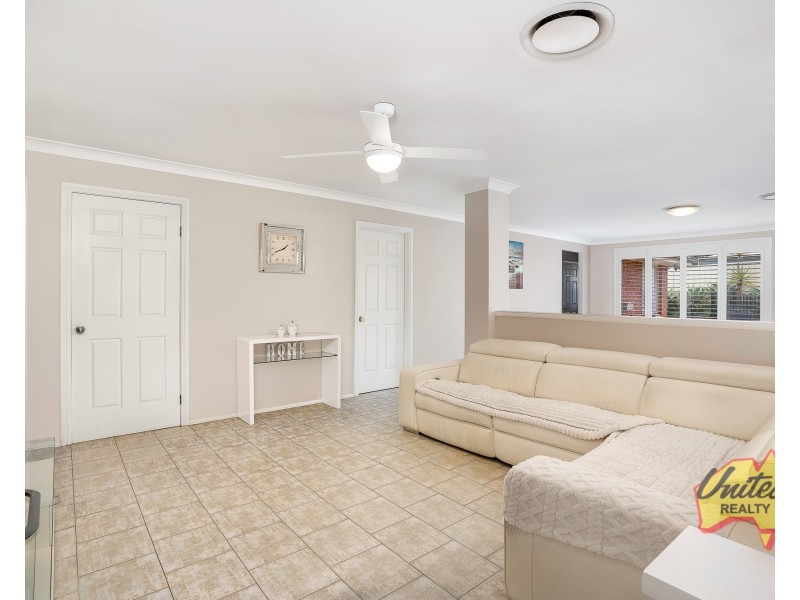 16 Stradbroke Avenue, Green Valley NSW 2168