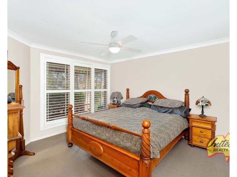 16 Stradbroke Avenue, Green Valley NSW 2168
