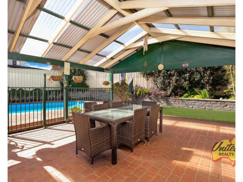 16 Stradbroke Avenue, Green Valley NSW 2168