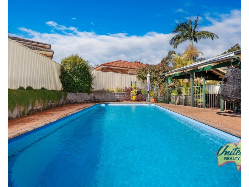 16 Stradbroke Avenue, Green Valley NSW 2168