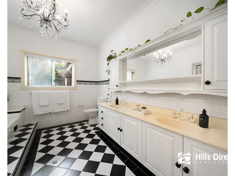 1 Summerfield Avenue, Quakers Hill NSW 2763