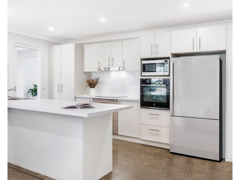 21 Minda Crescent, Oak Flats NSW 2529