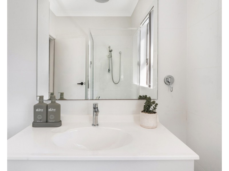 1/3 Amaral Avenue, Albion Park NSW 2527