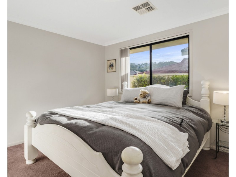 6 Holroyd Street, Albion Park NSW 2527