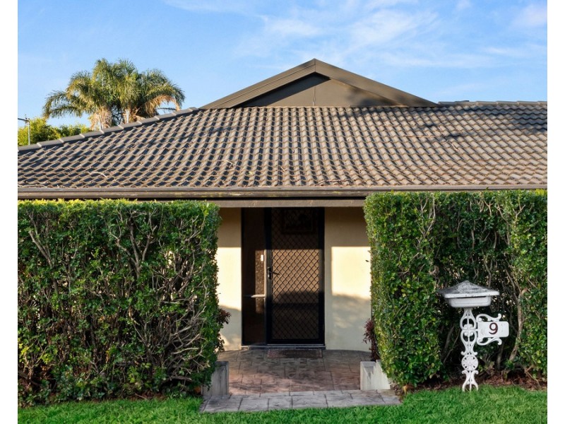 9 Hillside Drive, Albion Park NSW 2527