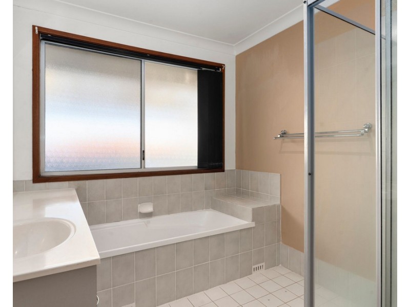 9 Hillside Drive, Albion Park NSW 2527