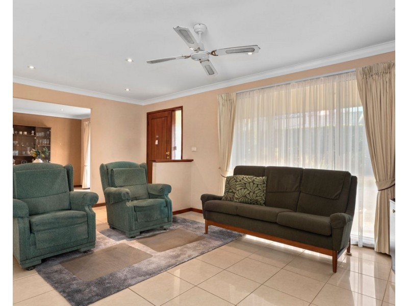 9 Hillside Drive, Albion Park NSW 2527