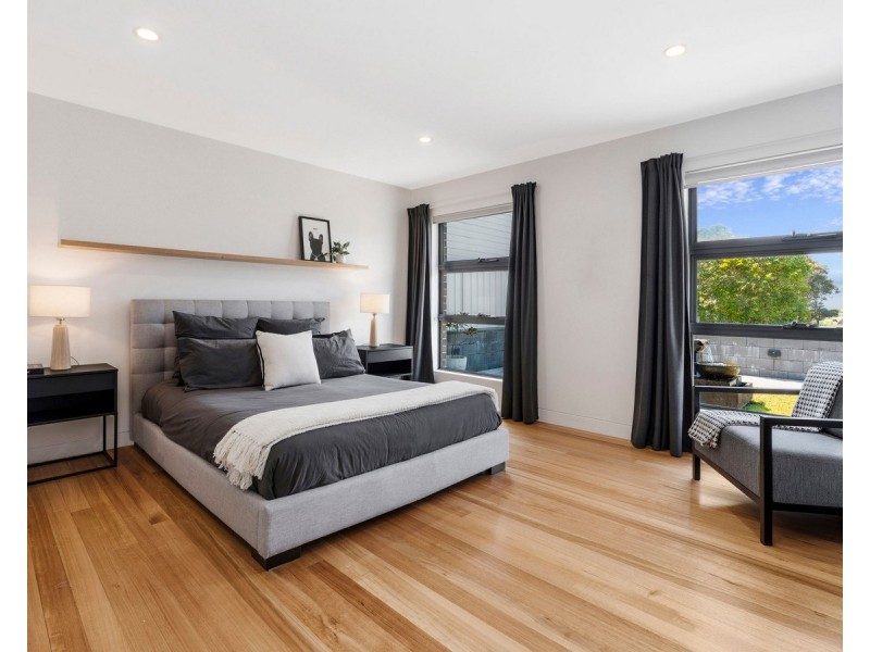 10 Shellharbour Road, Primbee NSW 2502