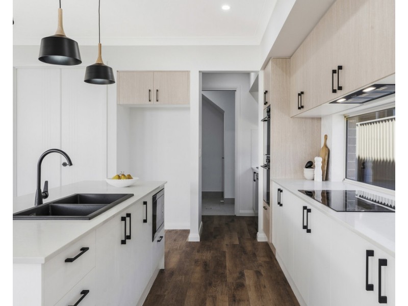 42 Excelsior Drive, Calderwood NSW 2527