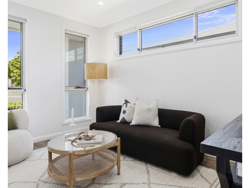 42 Excelsior Drive, Calderwood NSW 2527
