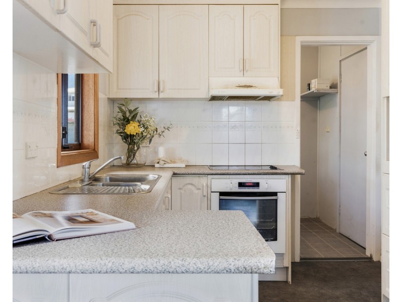 11 McCool Street, Warilla NSW 2528