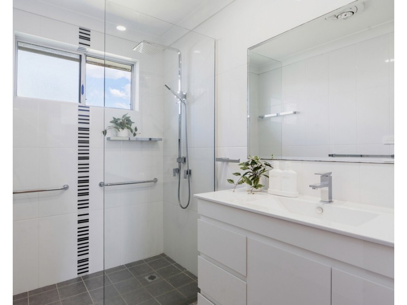 11 McCool Street, Warilla NSW 2528