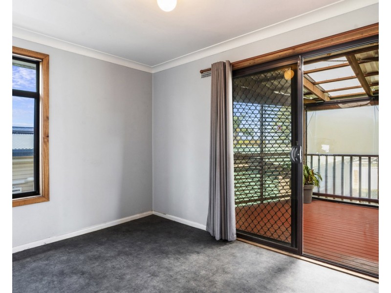 11 McCool Street, Warilla NSW 2528