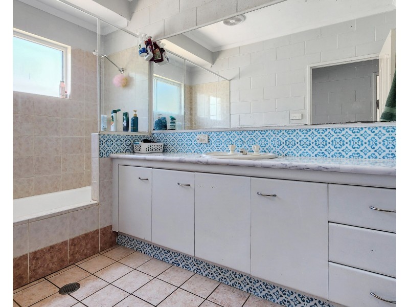 5 Mor Gan O St, Bingil Bay QLD 4852