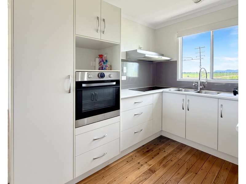 124 Henry Rd, Euramo QLD 4854