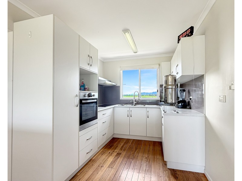 124 Henry Rd, Euramo QLD 4854