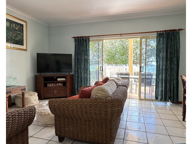 Unit 2/112 Kennedy Esp, South Mission Beach QLD 4852