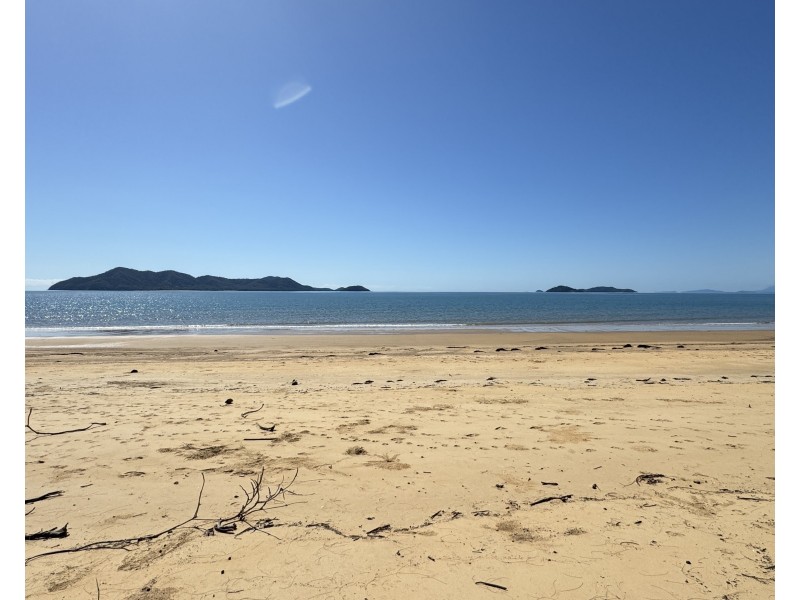 Unit 2/112 Kennedy Esp, South Mission Beach QLD 4852