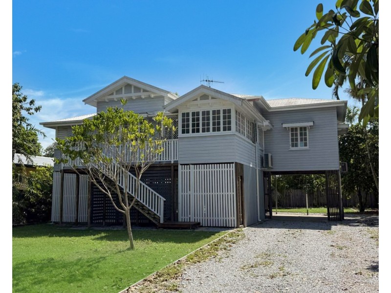 72 Holland St, Wongaling Beach QLD 4852