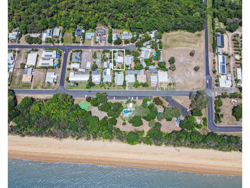72 Holland St, Wongaling Beach QLD 4852