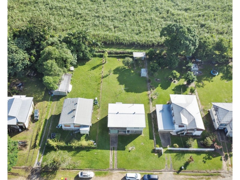 14 King St, Tully QLD 4854