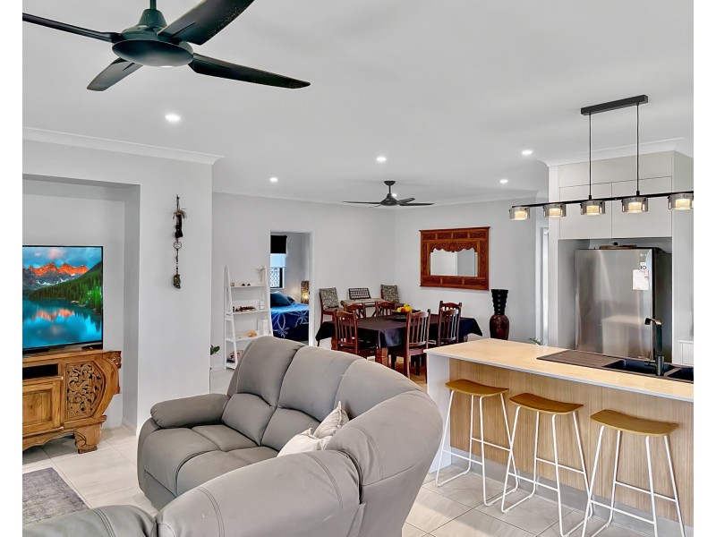 6 Island Close, Mission Beach QLD 4852