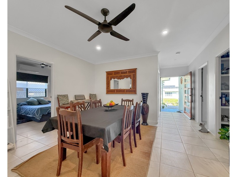 6 Island Close, Mission Beach QLD 4852