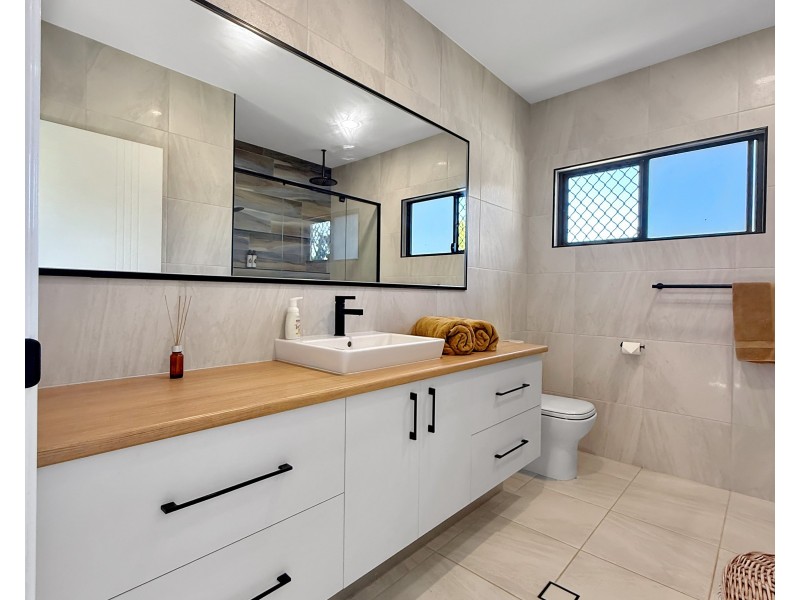 6 Island Close, Mission Beach QLD 4852