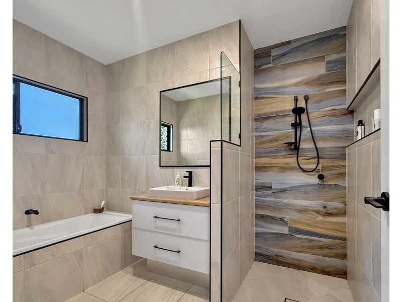 6 Island Close, Mission Beach QLD 4852