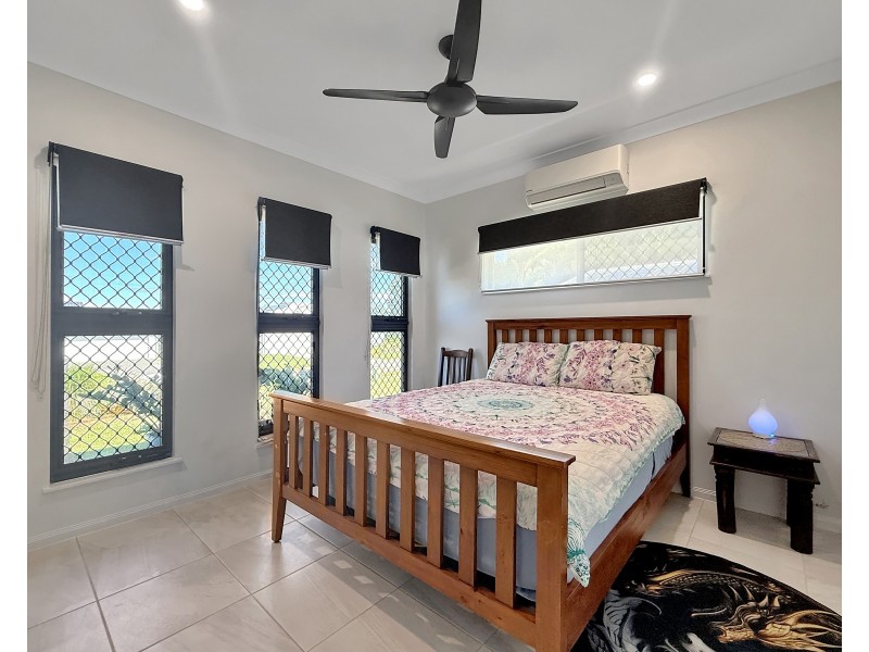 6 Island Close, Mission Beach QLD 4852