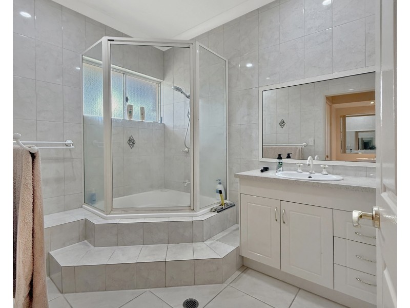 35 Stuart Dr, Feluga QLD 4854