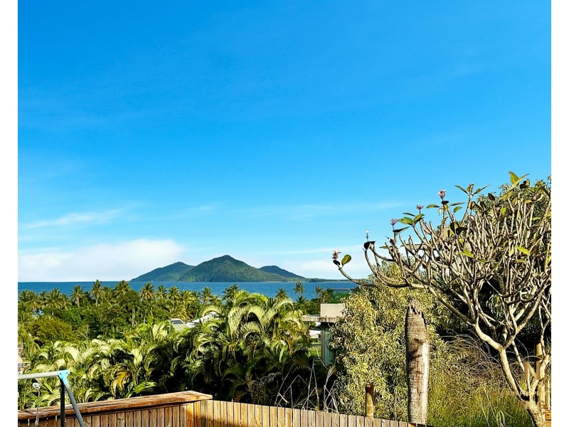 10 Rise Cres, Mission Beach QLD 4852
