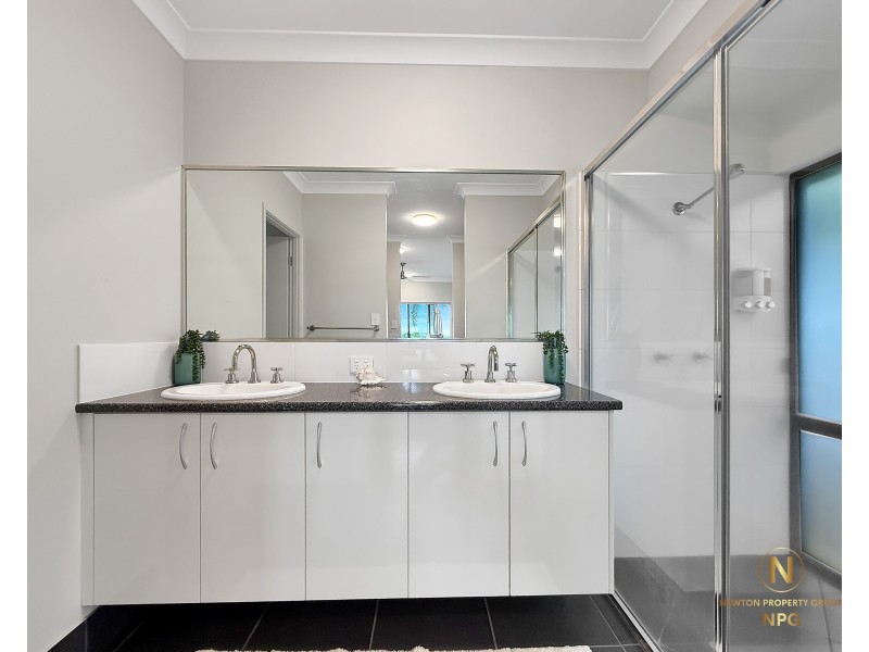 10 Rise Cres, Mission Beach QLD 4852