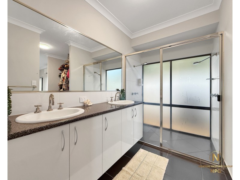 10 Rise Cres, Mission Beach QLD 4852
