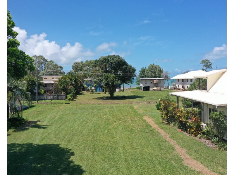 64 Seafarer St, South Mission Beach QLD 4852