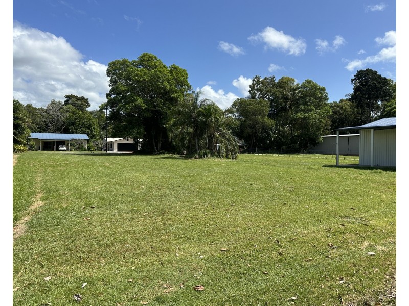 64 Seafarer St, South Mission Beach QLD 4852