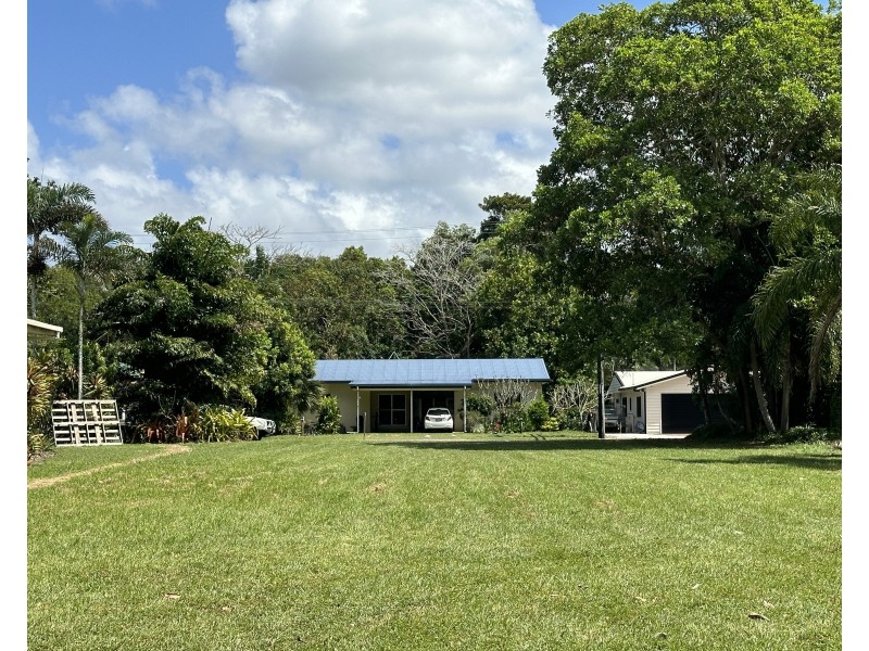 64 Seafarer St, South Mission Beach QLD 4852