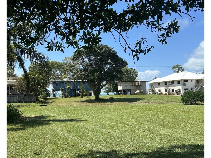 64 Seafarer St, South Mission Beach QLD 4852