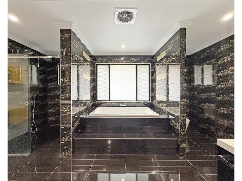 34 Conch St, Mission Beach QLD 4852