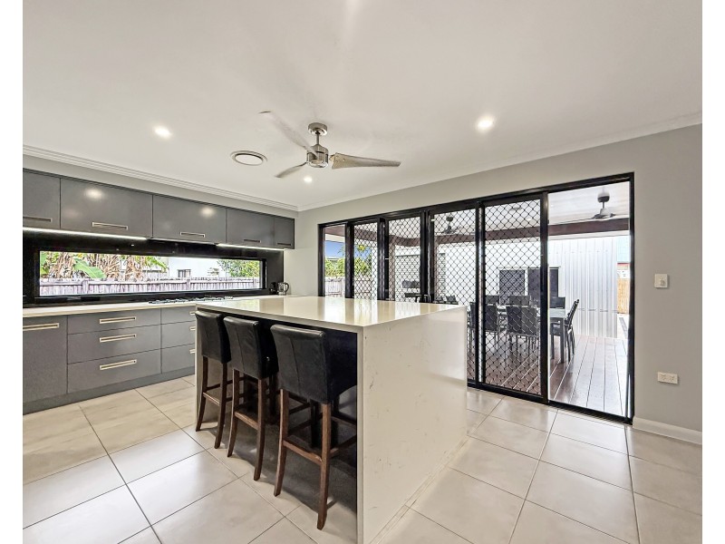 34 Conch St, Mission Beach QLD 4852
