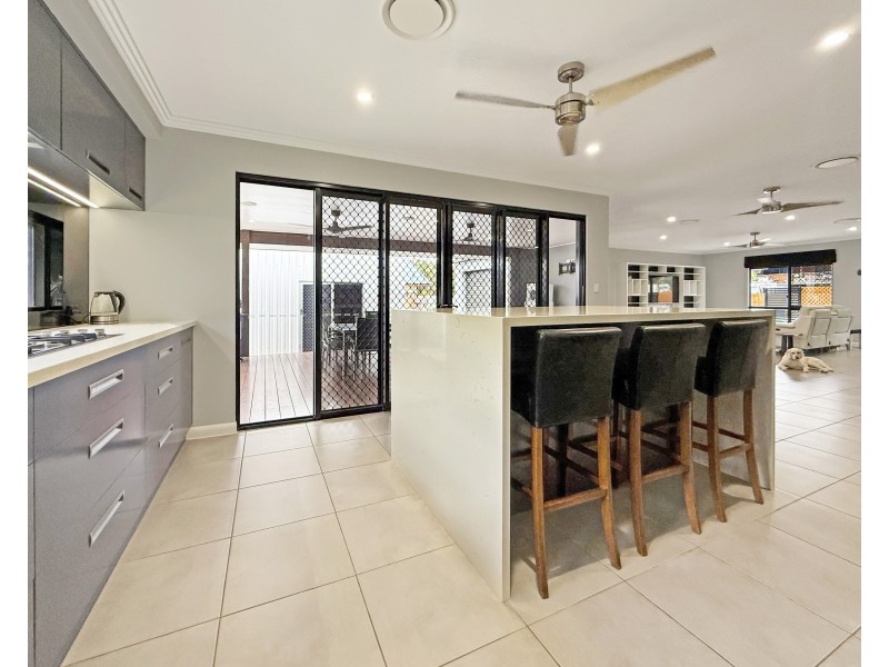 34 Conch St, Mission Beach QLD 4852