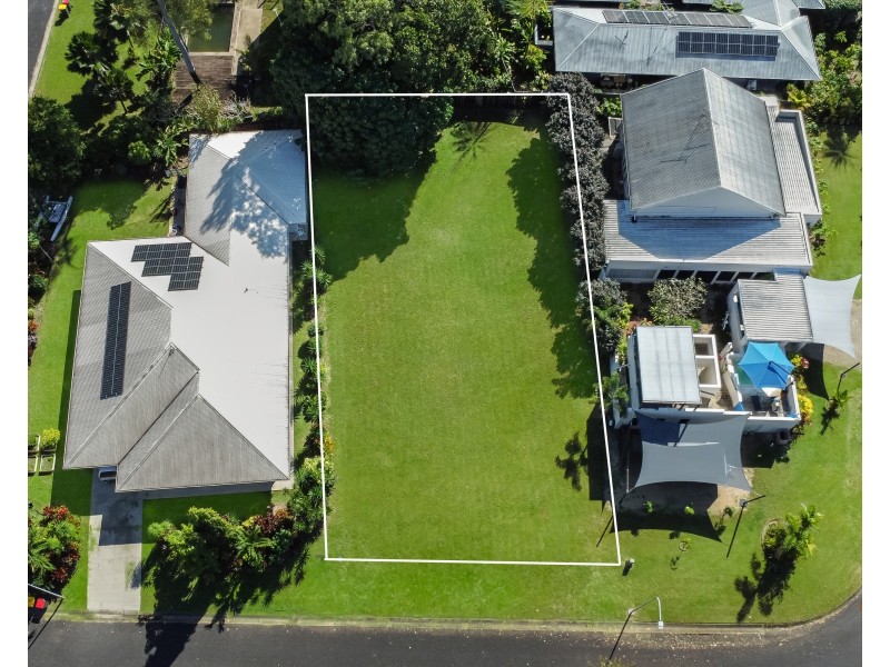 6 Miter St, Mission Beach QLD 4852